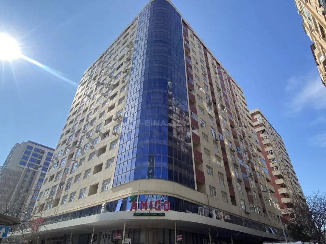 Satılır 3 otaqlı mənzil 168 m²