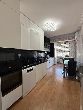 Satılır 4 otaqlı mənzil 165 m² — Bakı, Həzi Aslanov qəs. 4 otaq 165.00 m²