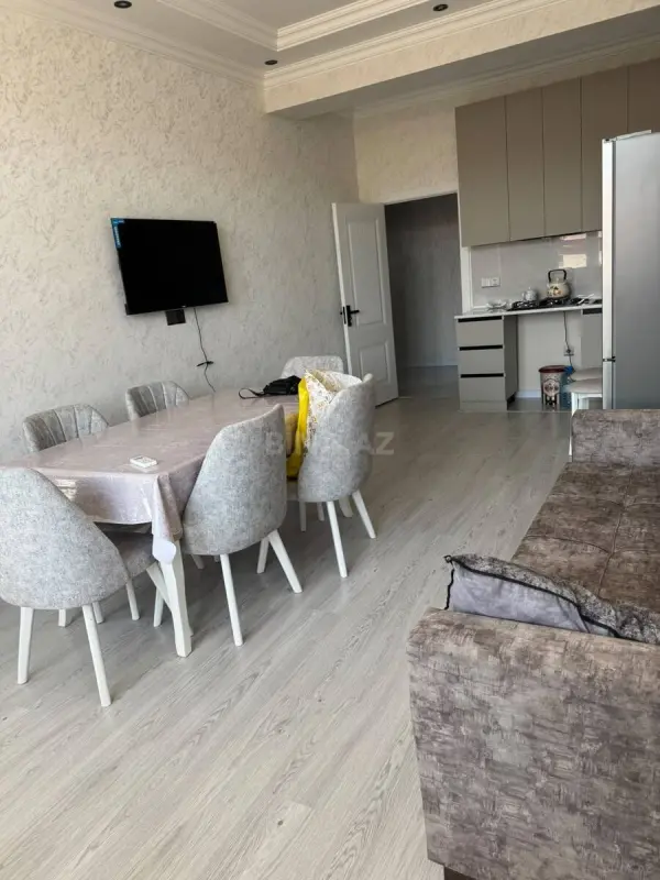 Satılır 2 otaqlı mənzil 75 m²