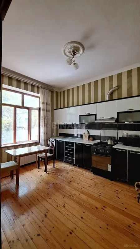 Kirayə verilir 7 otaqlı həyət evi 200 m²