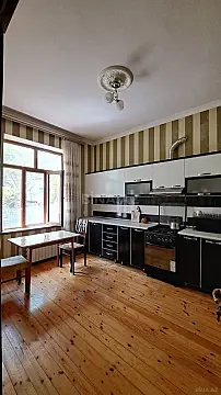 Kirayə verilir 7 otaqlı həyət evi 200 m² — Xırdalan 7 otaq 200.00 m²