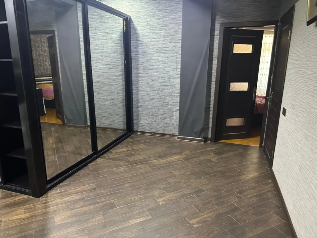 Kirayə verilir 2 otaqlı mənzil 96 m²