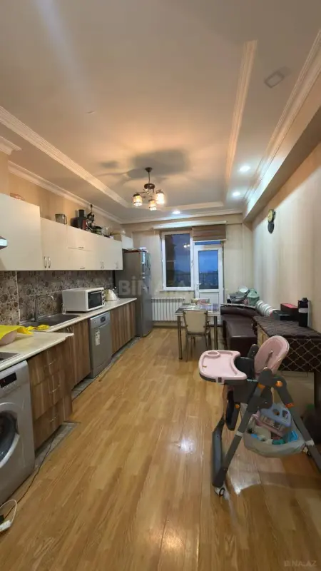 Satılır 3 otaqlı mənzil 108 m²