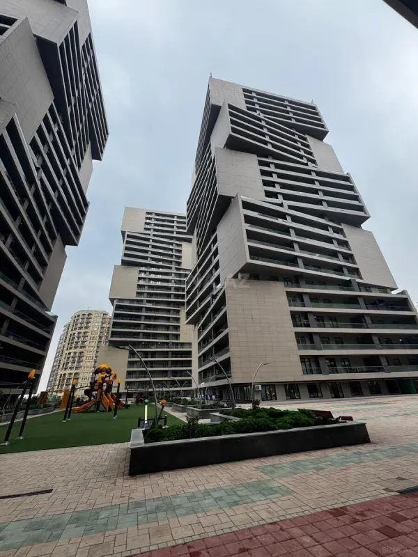 Satılır 3 otaqlı mənzil 148 m²