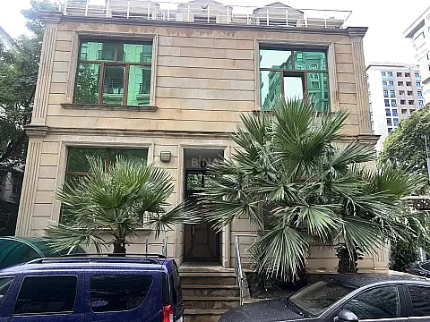 Kirayə verilir obyekt 680 m² — Bakı 680.00 m²