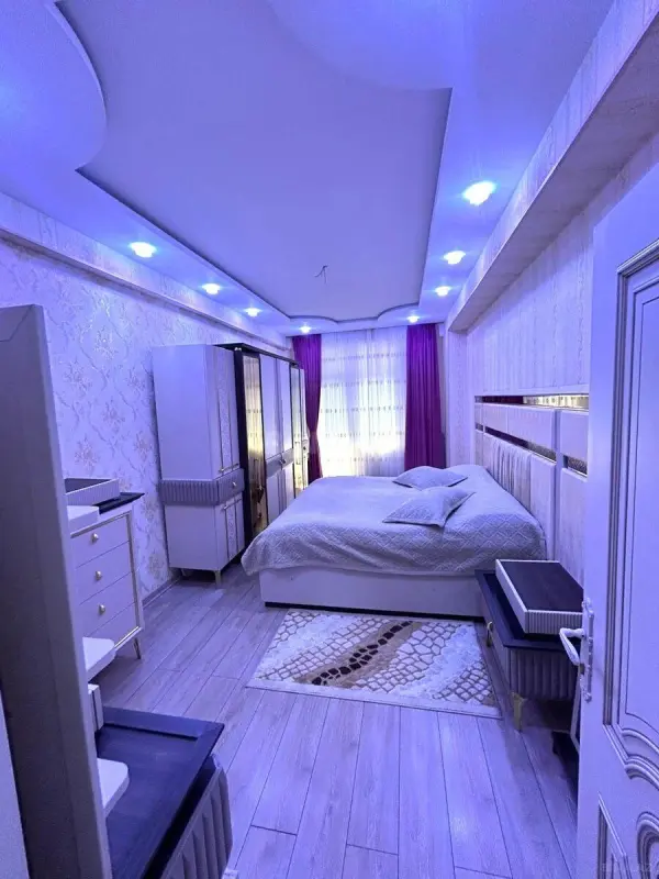 Kirayə verilir 2 otaqlı mənzil 110 m²