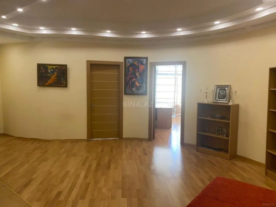 Kirayə verilir 2 otaqlı mənzil 100 m²