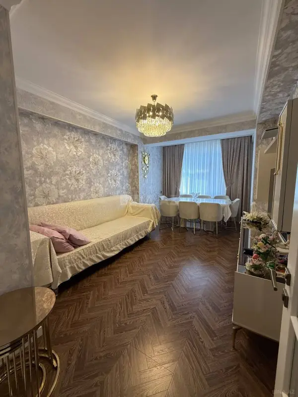 Satılır 3 otaqlı mənzil 104 m²