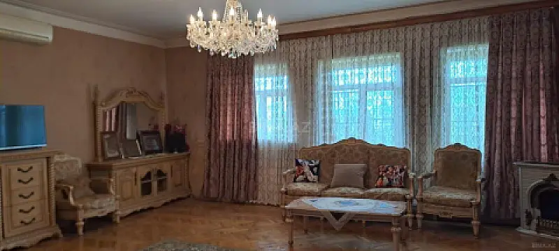 Kirayə verilir obyekt 250 m² — Bakı 250.00 m²