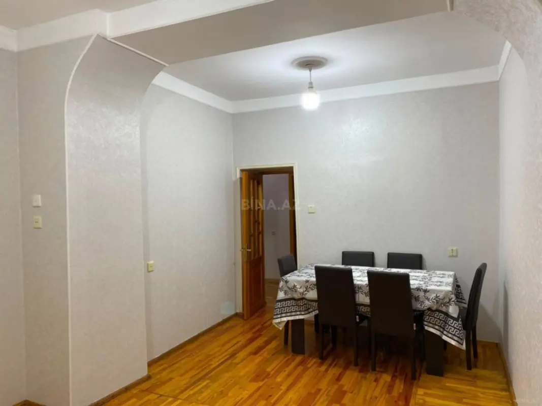 Kirayə verilir 5 otaqlı mənzil 135 m²