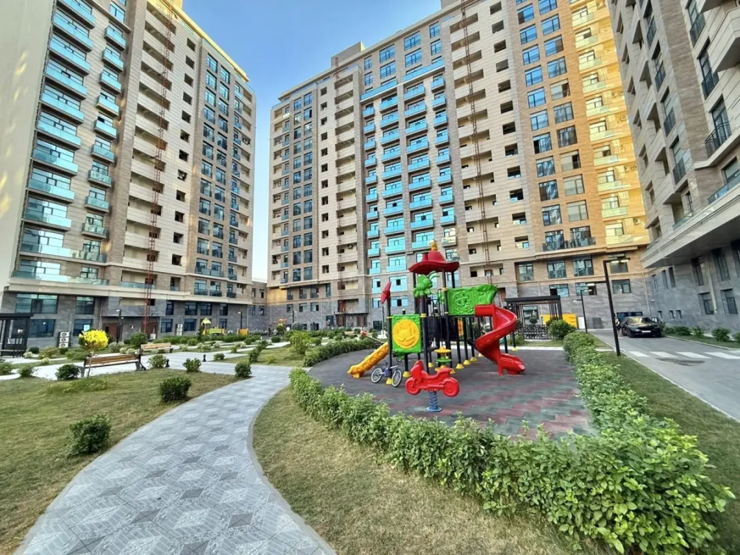Kirayə verilir 3 otaqlı mənzil 130 m²