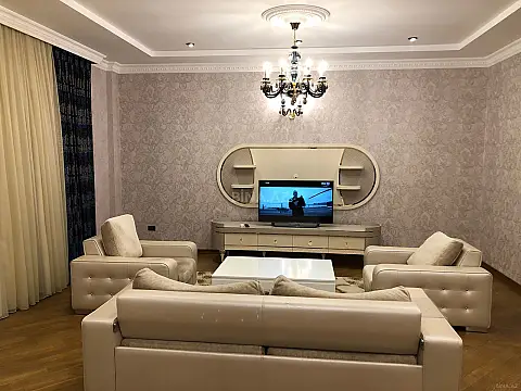 Kirayə verilir 3 otaqlı mənzil 204 m² — Bakı 3 otaq 204.00 m²