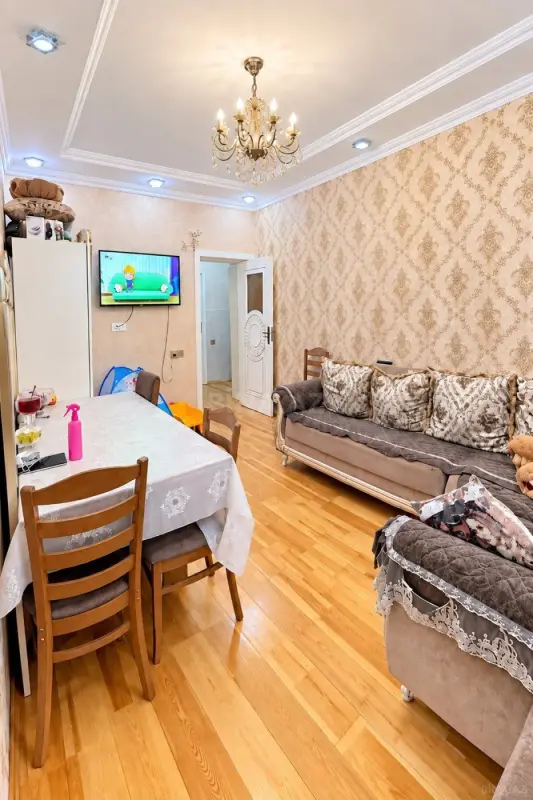 Satılır 2 otaqlı mənzil 58 m²