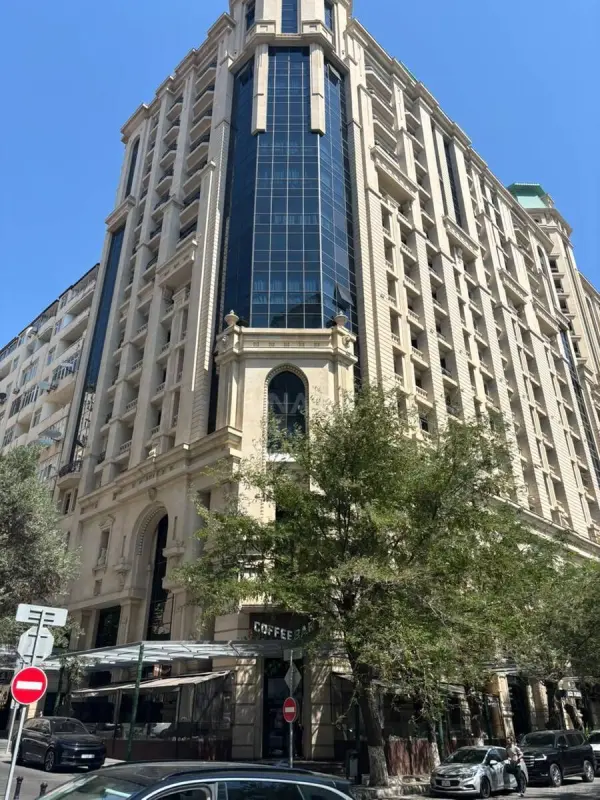 Kirayə verilir 3 otaqlı mənzil 145 m²