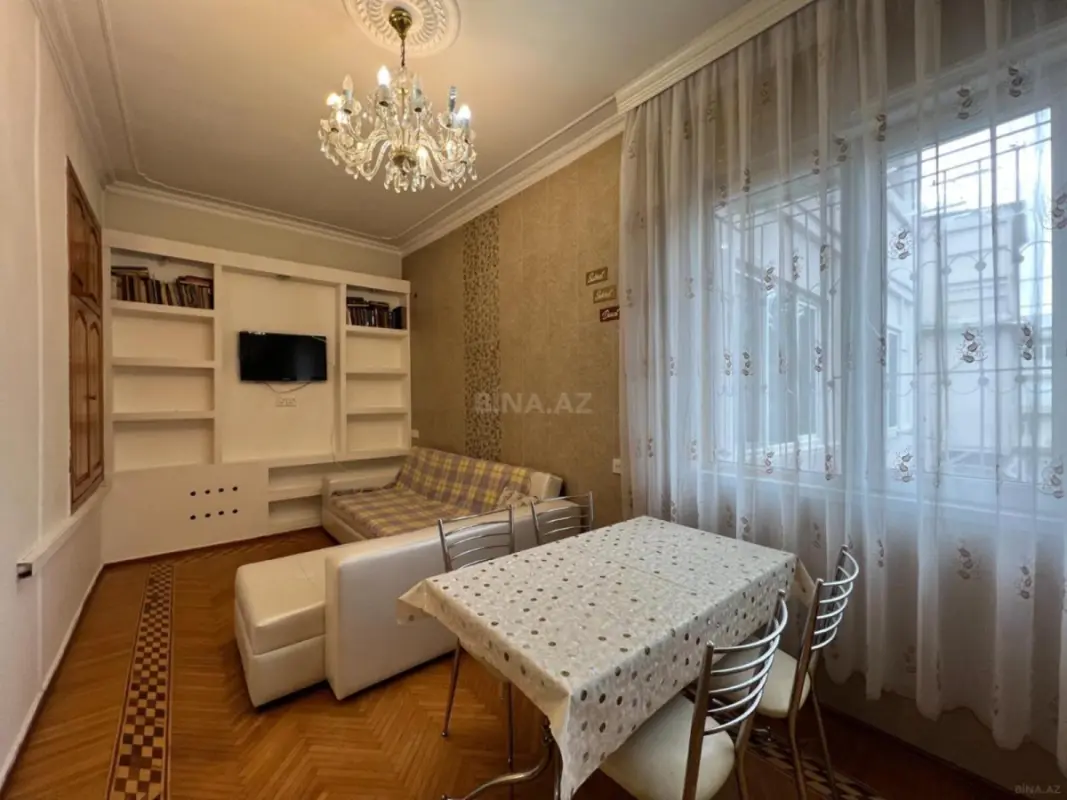 Kirayə verilir 4 otaqlı mənzil 100 m²