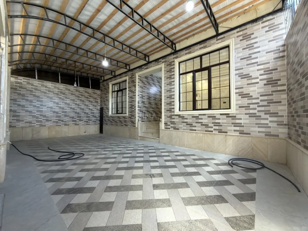 Satılır 6 otaqlı həyət evi 200 m²