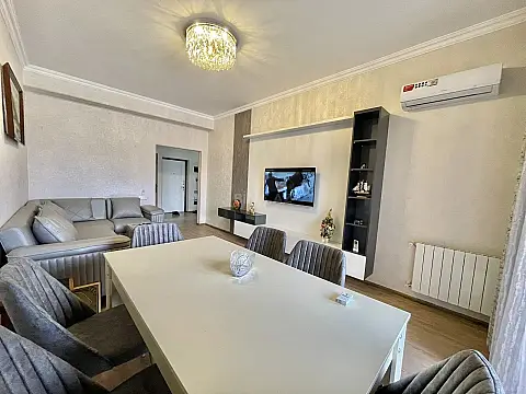 Kirayə verilir 3 otaqlı mənzil 130 m² — Bakı 3 otaq 130.00 m²