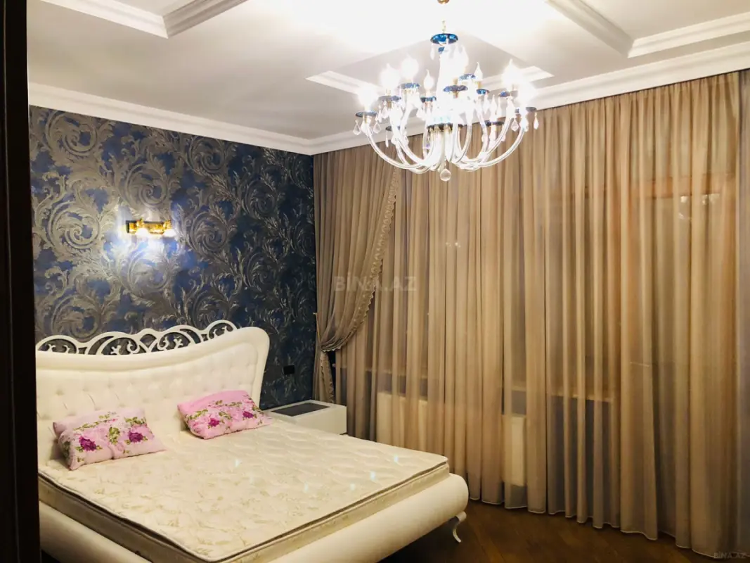 Kirayə verilir 3 otaqlı mənzil 204 m²