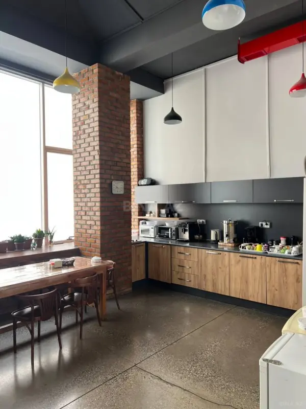 Kirayə verilir 15 otaqlı ofis 550 m²