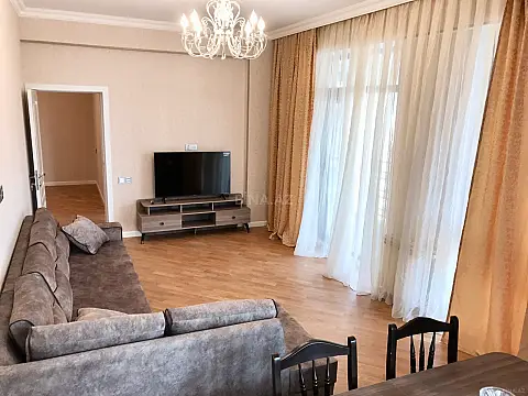 Kirayə verilir 2 otaqlı mənzil 75 m² — Bakı 2 otaq 75.00 m²