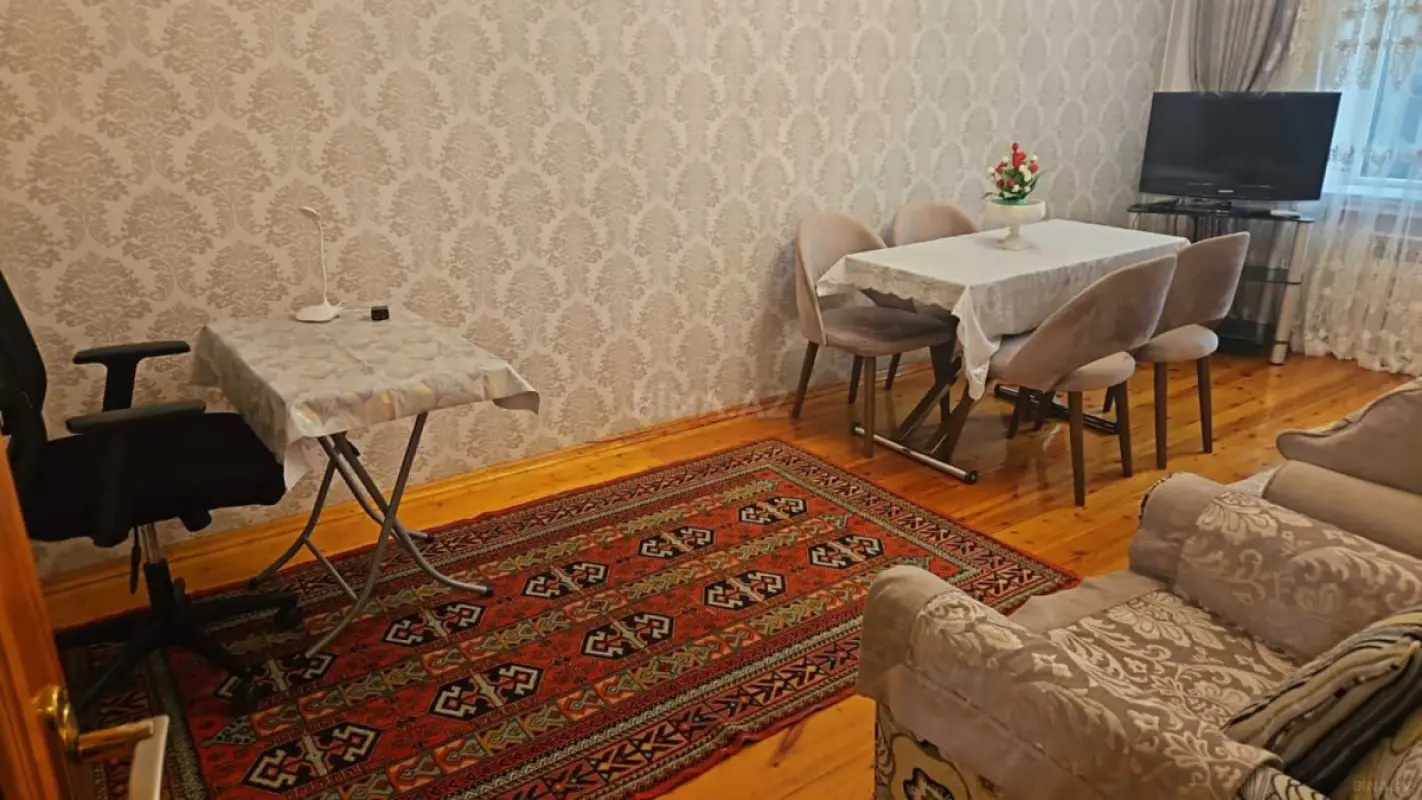 Kirayə verilir 2 otaqlı mənzil 55 m²