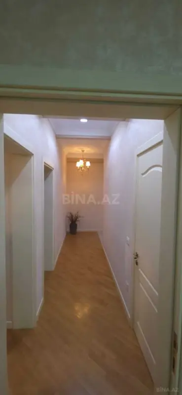 Satılır 3 otaqlı mənzil 104 m²