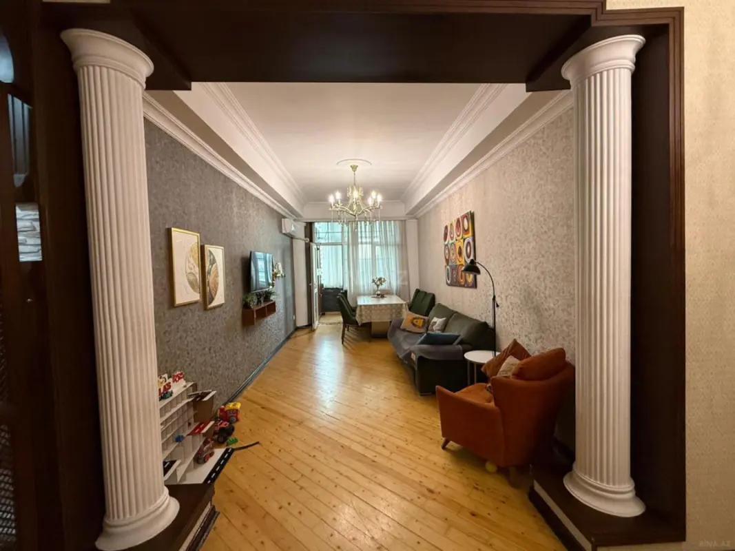 Satılır 3 otaqlı mənzil 105 m²