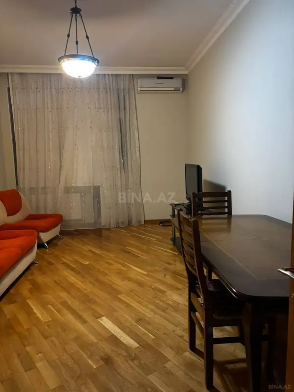 Kirayə verilir 3 otaqlı mənzil 110 m²