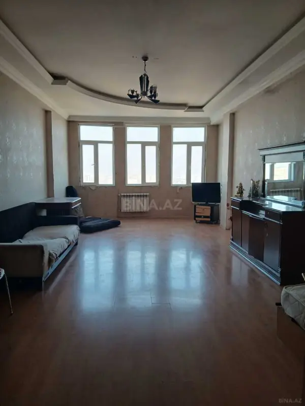 Kirayə verilir 3 otaqlı mənzil 140 m²