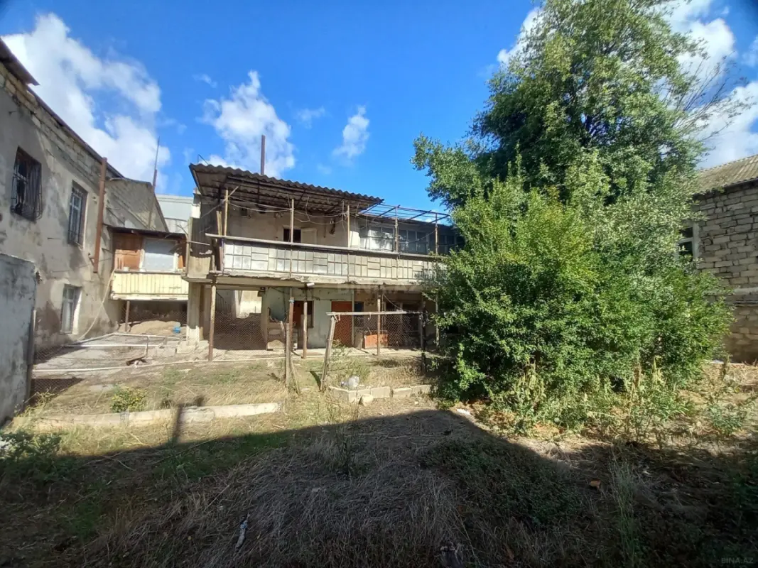 Satılır 5 otaqlı həyət evi 200 m²