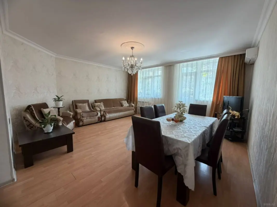 Satılır 4 otaqlı mənzil 128 m²