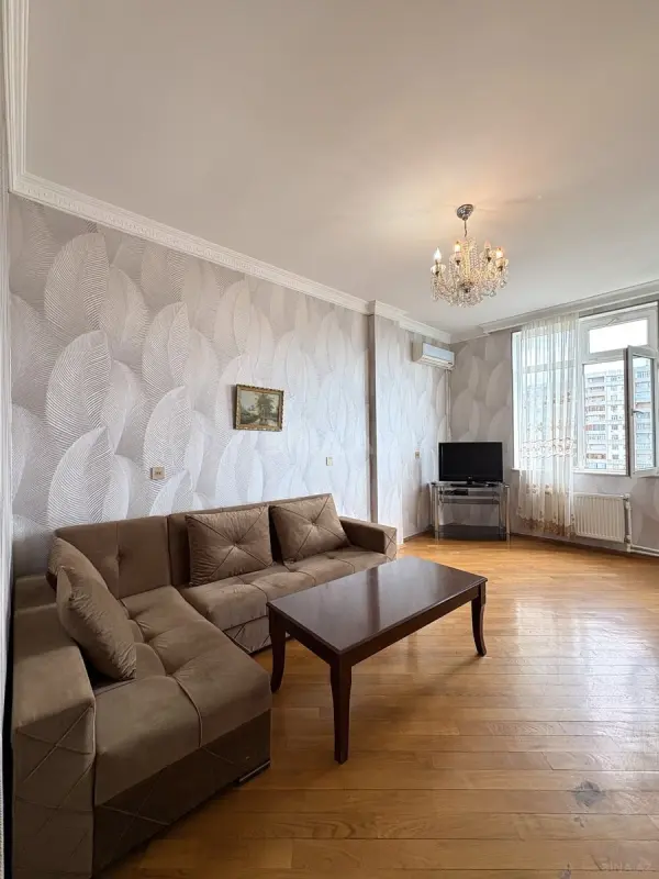 Kirayə verilir 2 otaqlı mənzil 85 m²