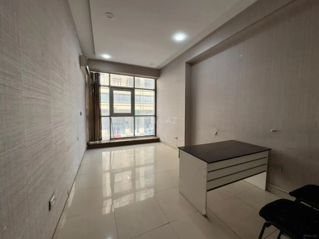 Kirayə verilir 8 otaqlı ofis 220 m²