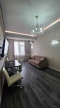 Kirayə verilir 2 otaqlı mənzil 62 m² — Bakı 2 otaq 62.00 m²