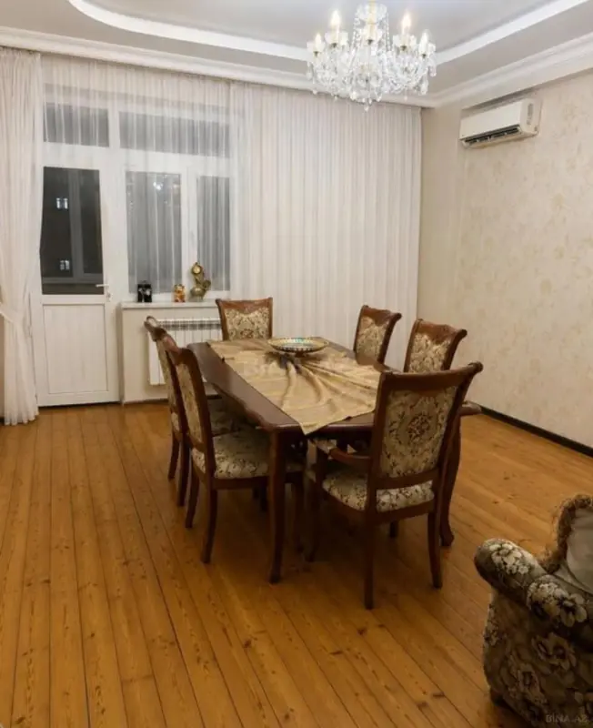 Kirayə verilir 2 otaqlı mənzil 68 m²