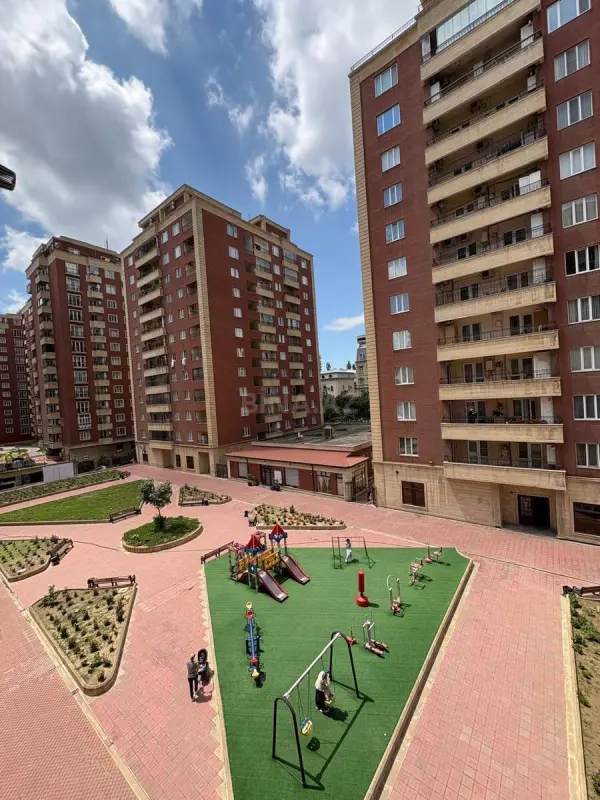 Kirayə verilir 3 otaqlı mənzil 120 m²