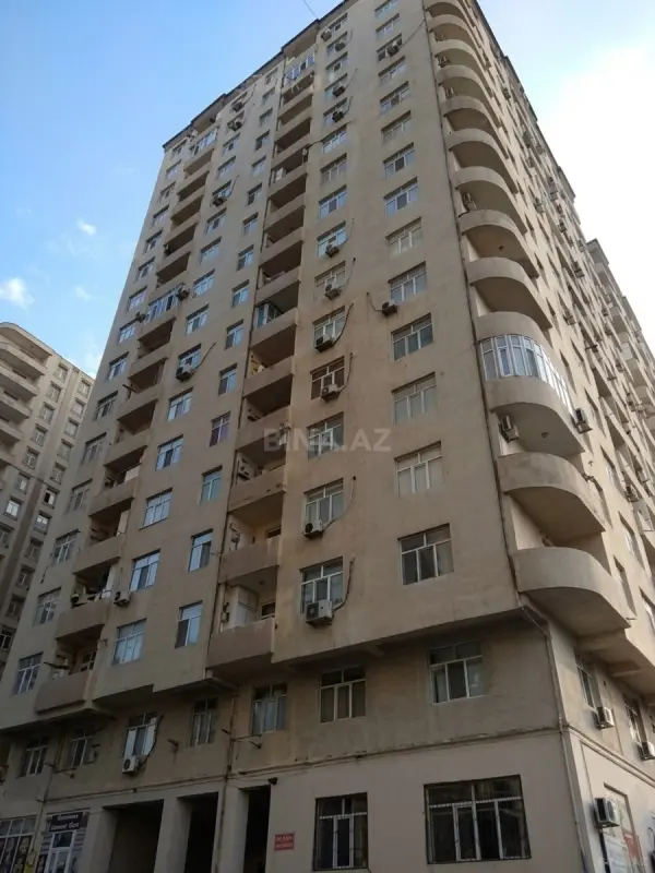 Satılır 3 otaqlı mənzil 110 m²