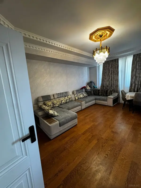 Satılır 2 otaqlı mənzil 84 m²