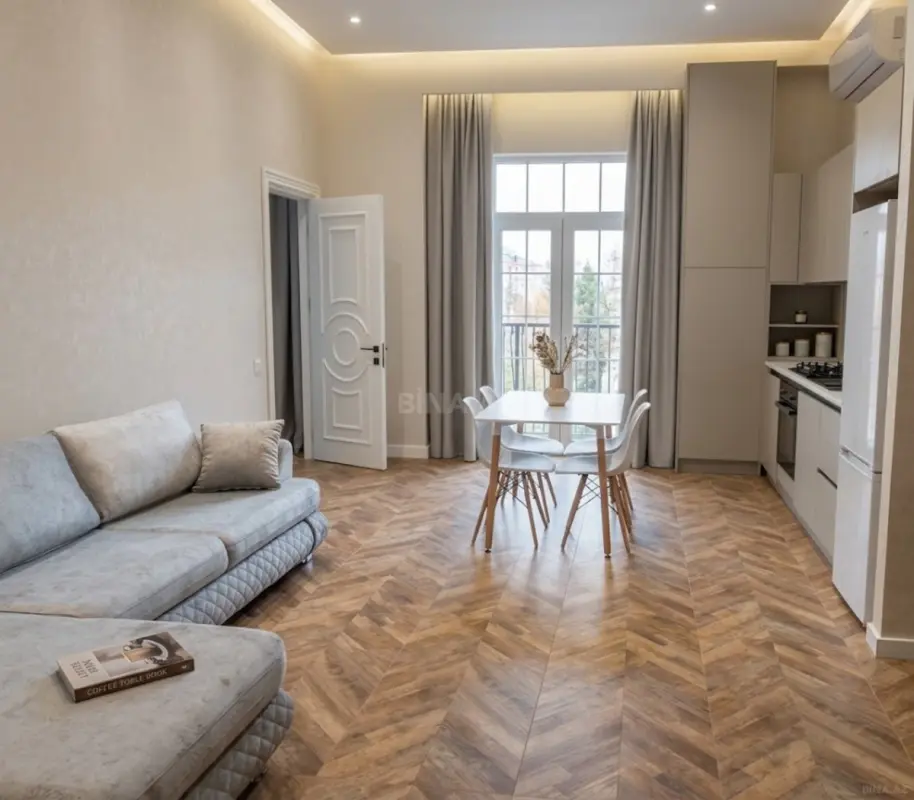 Kirayə verilir 2 otaqlı mənzil 68 m²