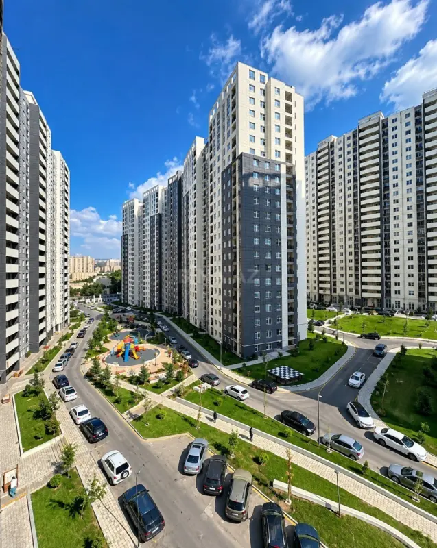 Satılır 4 otaqlı mənzil 155 m²