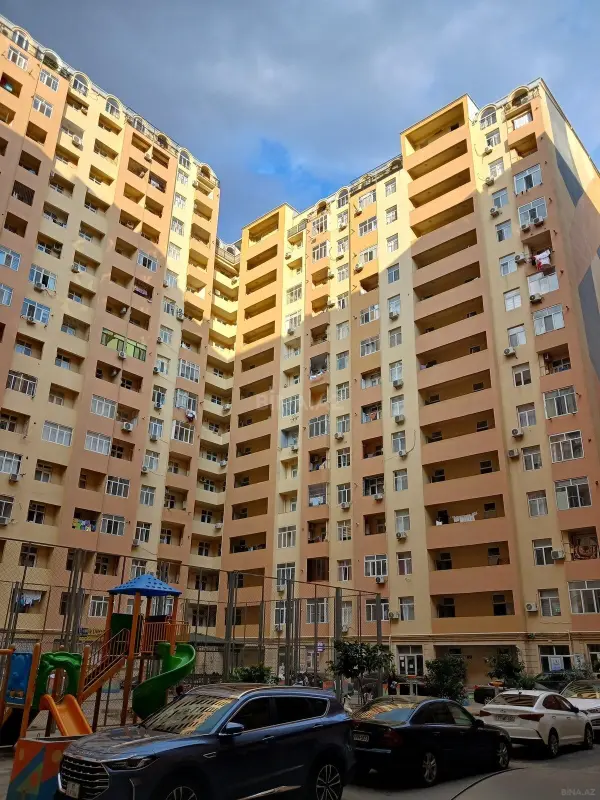 Satılır 2 otaqlı mənzil 96 m²
