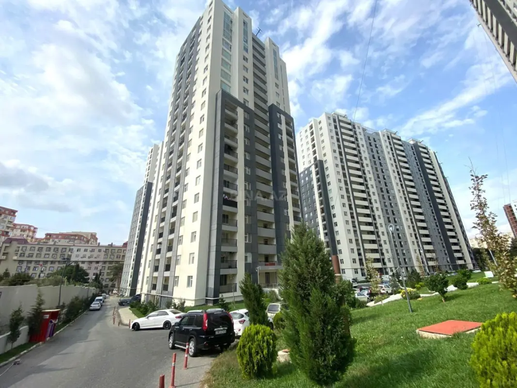Satılır 4 otaqlı mənzil 165 m²