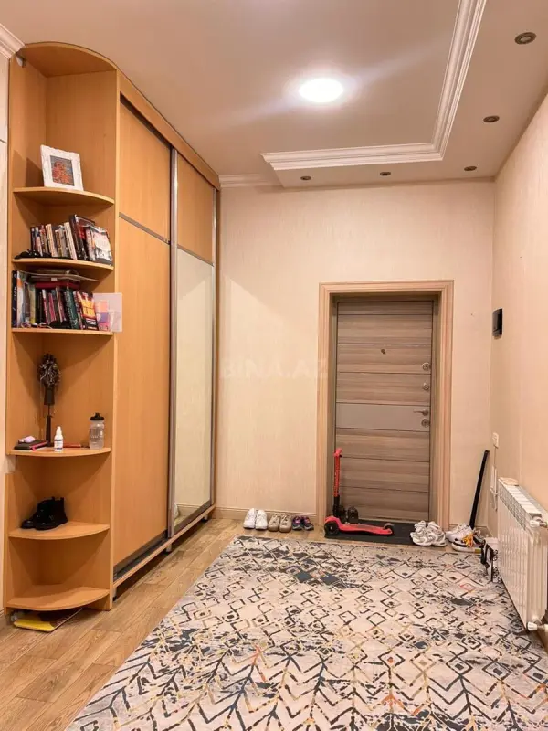 Kirayə verilir 2 otaqlı mənzil 90 m²
