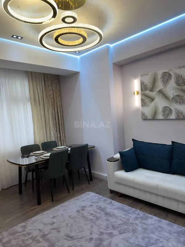 Kirayə verilir 2 otaqlı mənzil 75 m²