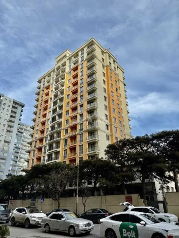 Satılır 2 otaqlı mənzil 62 m²