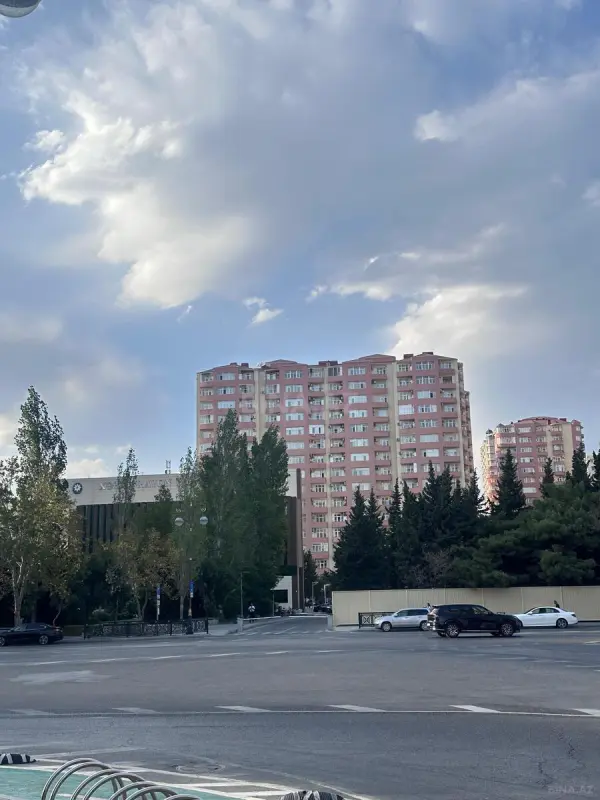 Satılır 2 otaqlı mənzil 100 m²