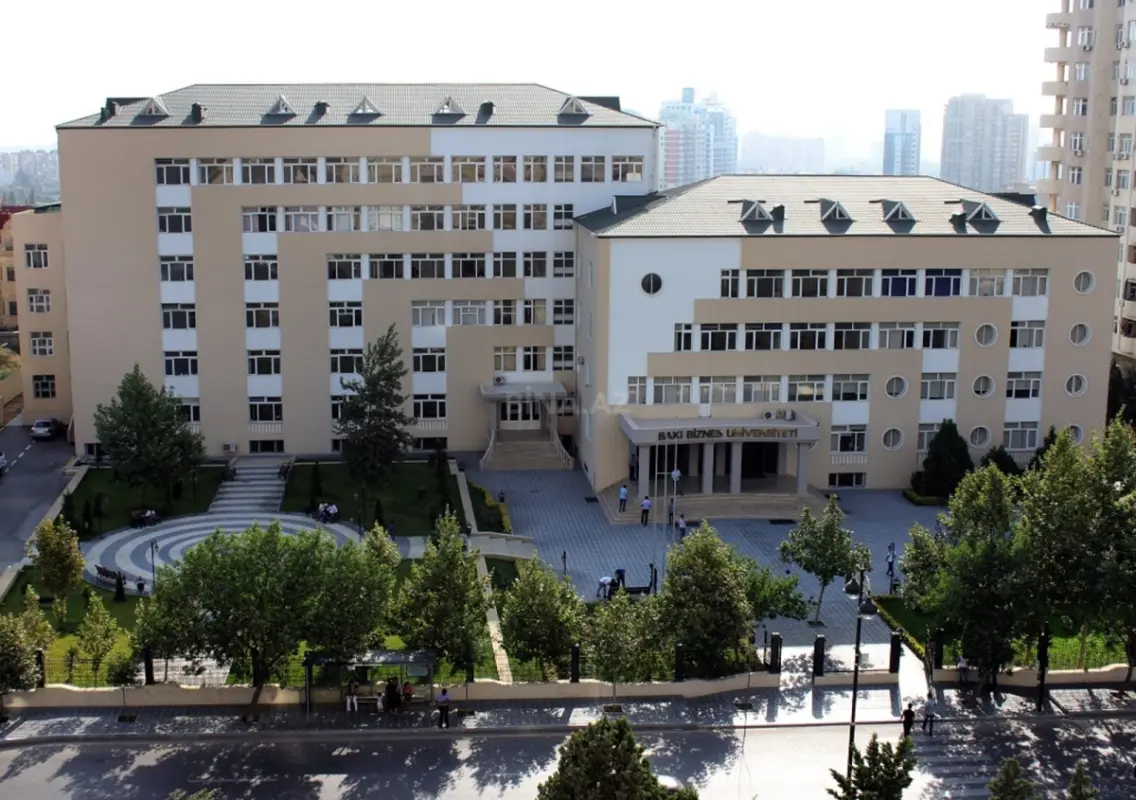 Kirayə verilir 3 otaqlı mənzil 145 m²