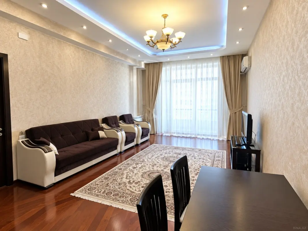 Kirayə verilir 2 otaqlı mənzil 90 m²