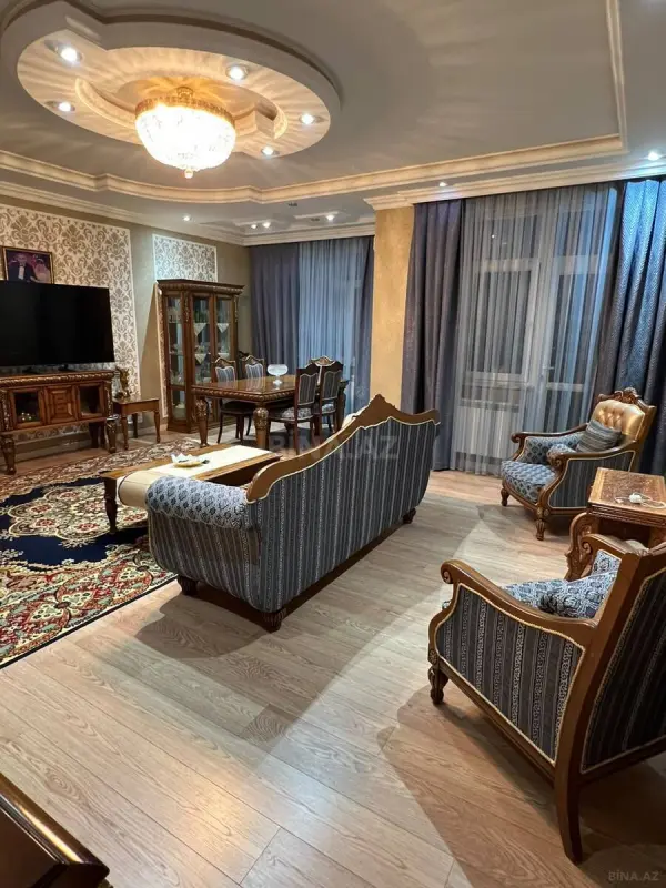 Satılır 4 otaqlı mənzil 170 m²