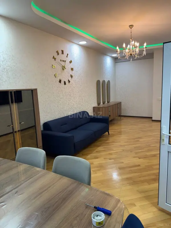 Satılır 2 otaqlı mənzil 68 m²